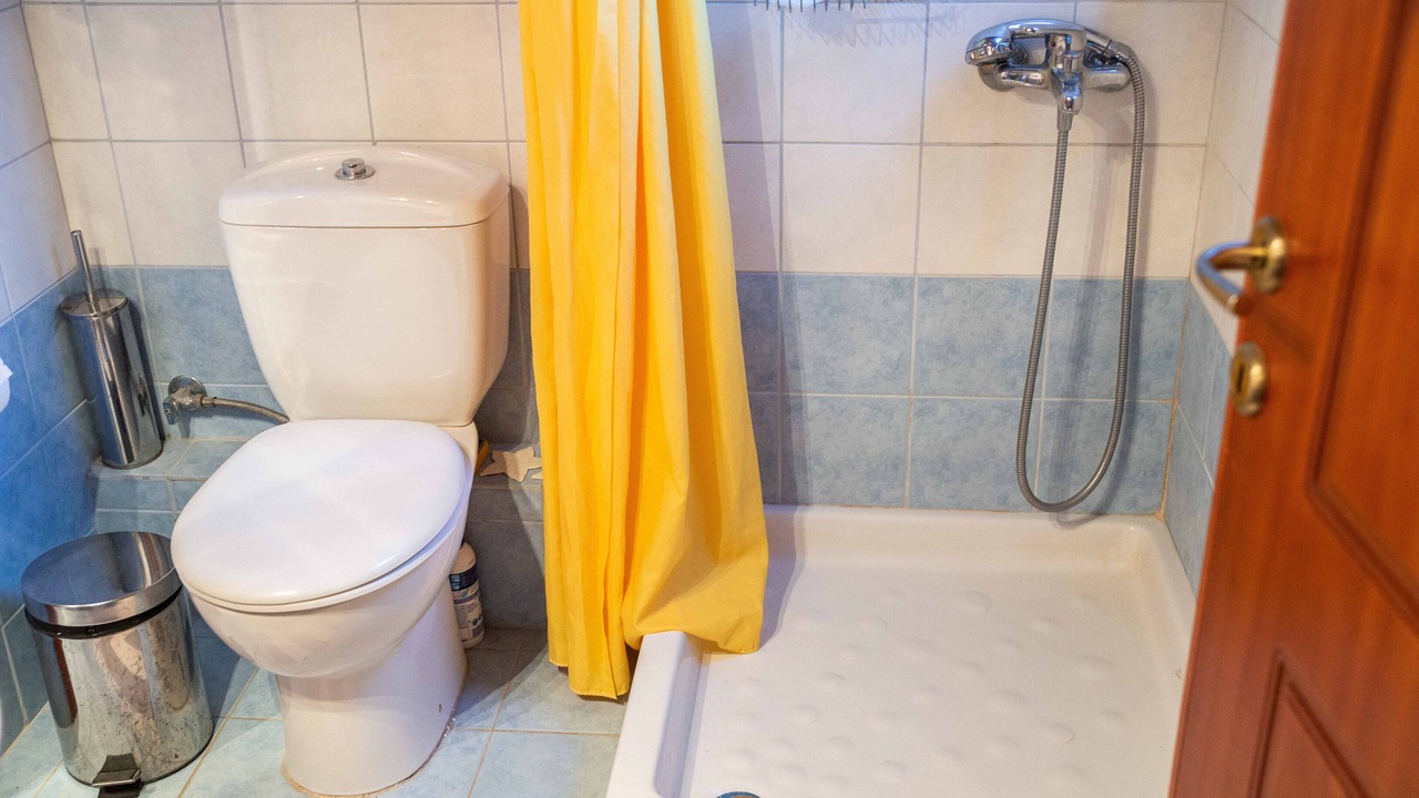 Photo of Bathroom in Psathopirgos