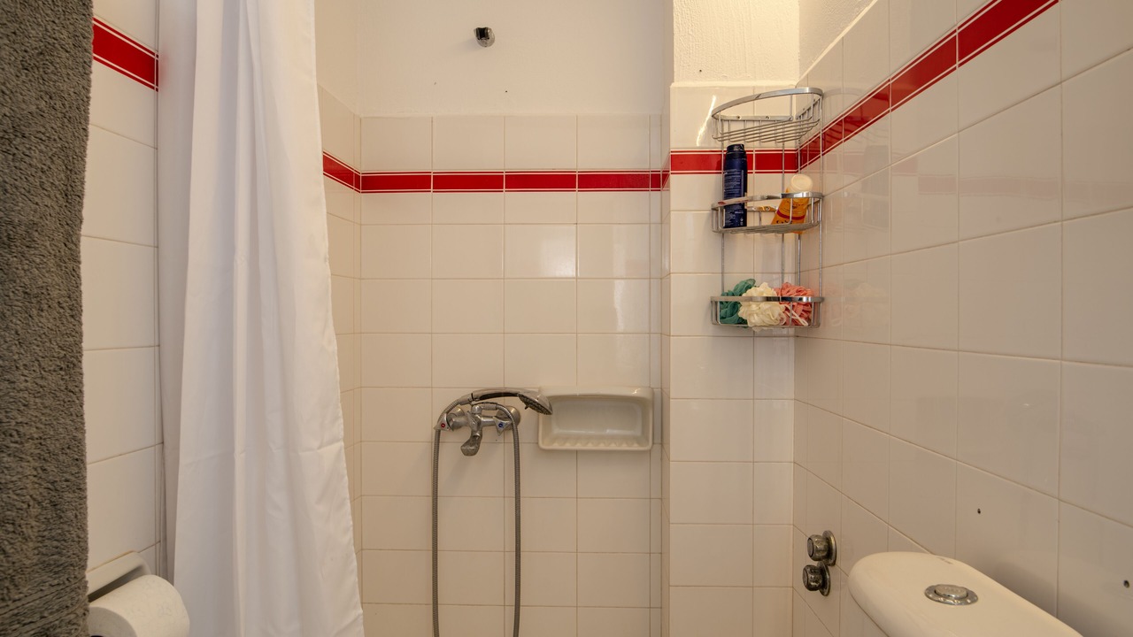 Photo of Bathroom in Kardhakata