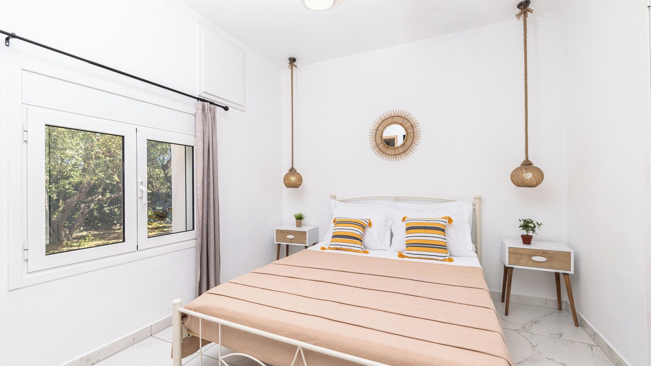 Photo of Bedroom in Neromilos