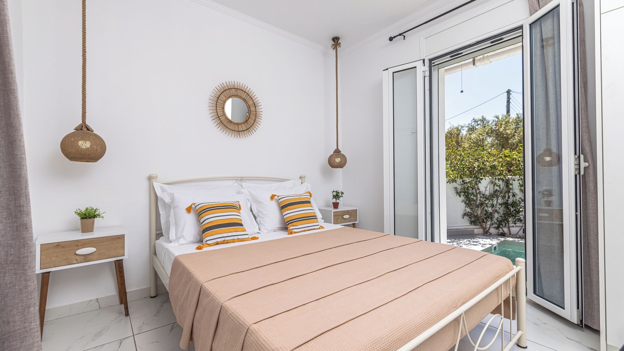 Photo of Bedroom in Neromilos