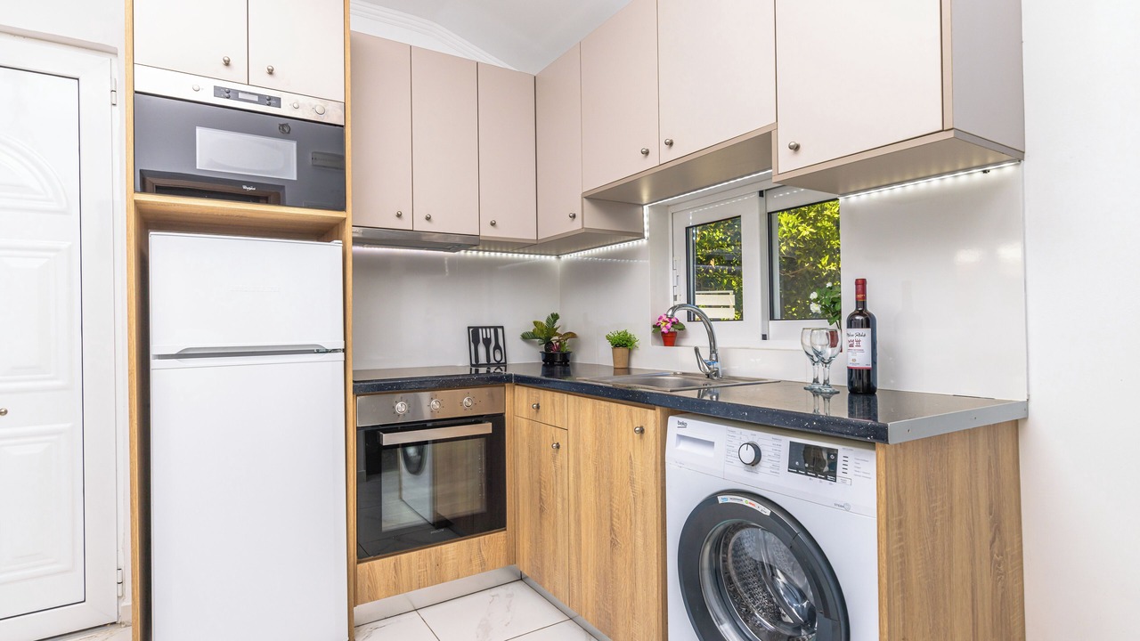 Photo of Kitchen in Neromilos