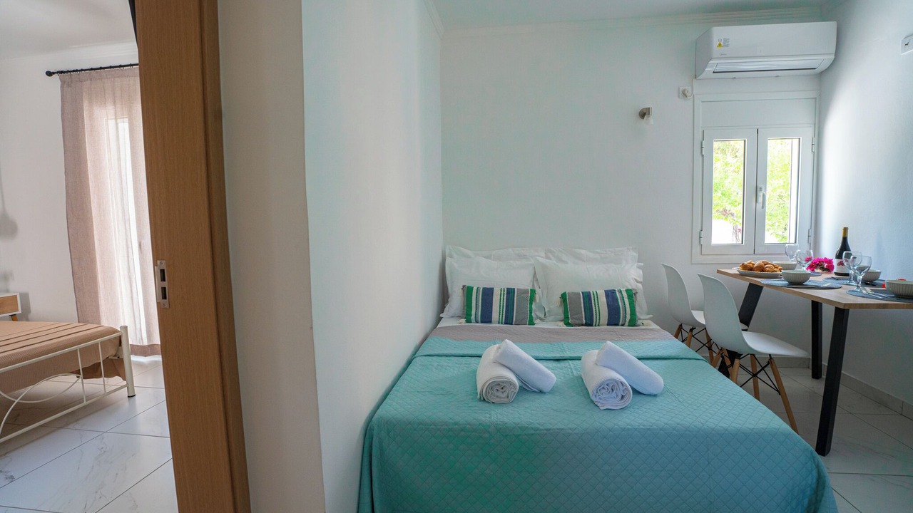 Photo of Bedroom in Neromilos