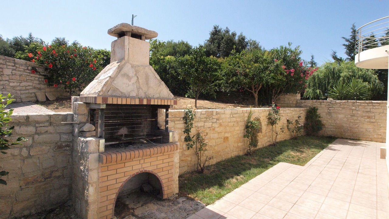 Photo of Patio Balcony in Mothiana