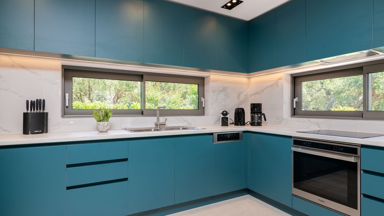Photo of Kitchen in Neromilos