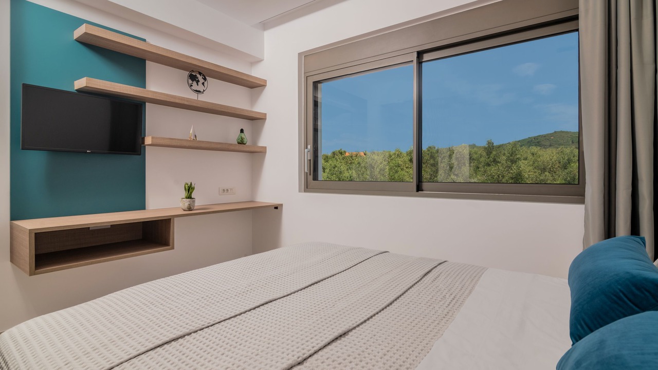 Photo of Bedroom in Neromilos