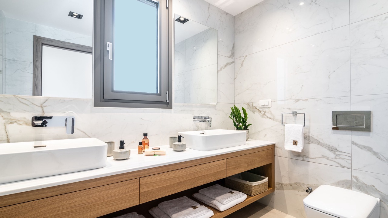 Photo of Bathroom in Neromilos