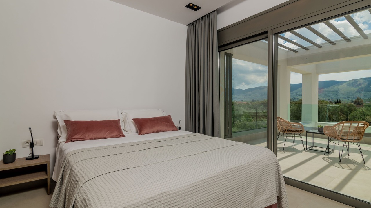 Photo of Bedroom in Neromilos