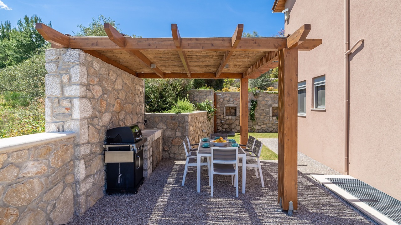 Photo of Outdoor in Apolpaina