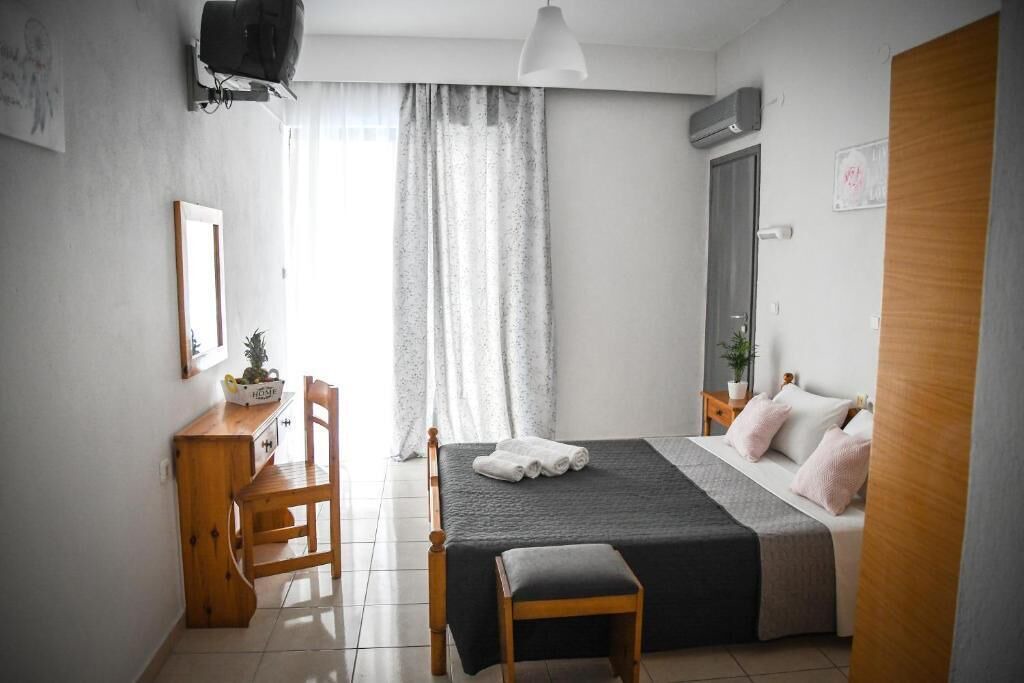 Photo of Bedroom in Petaloudes