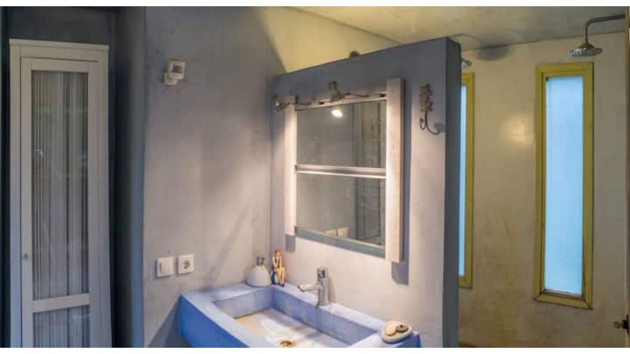 Photo of Bathroom in Katakolo