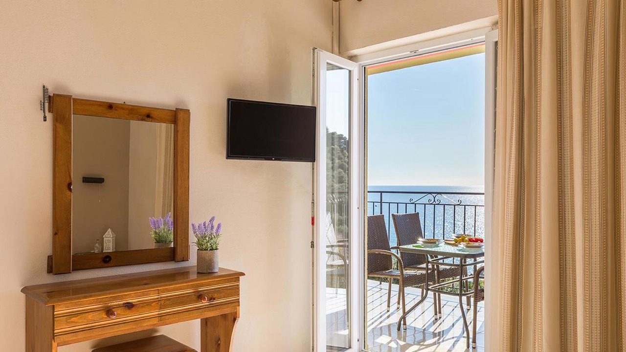 Photo of Others in Parelia