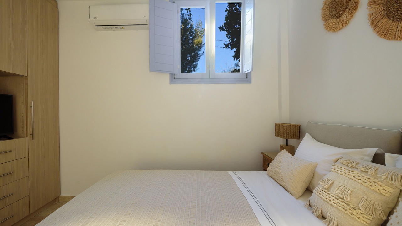 Photo of Bedroom in Antiparos