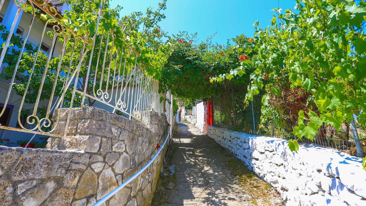 Photo of Others in Gaios