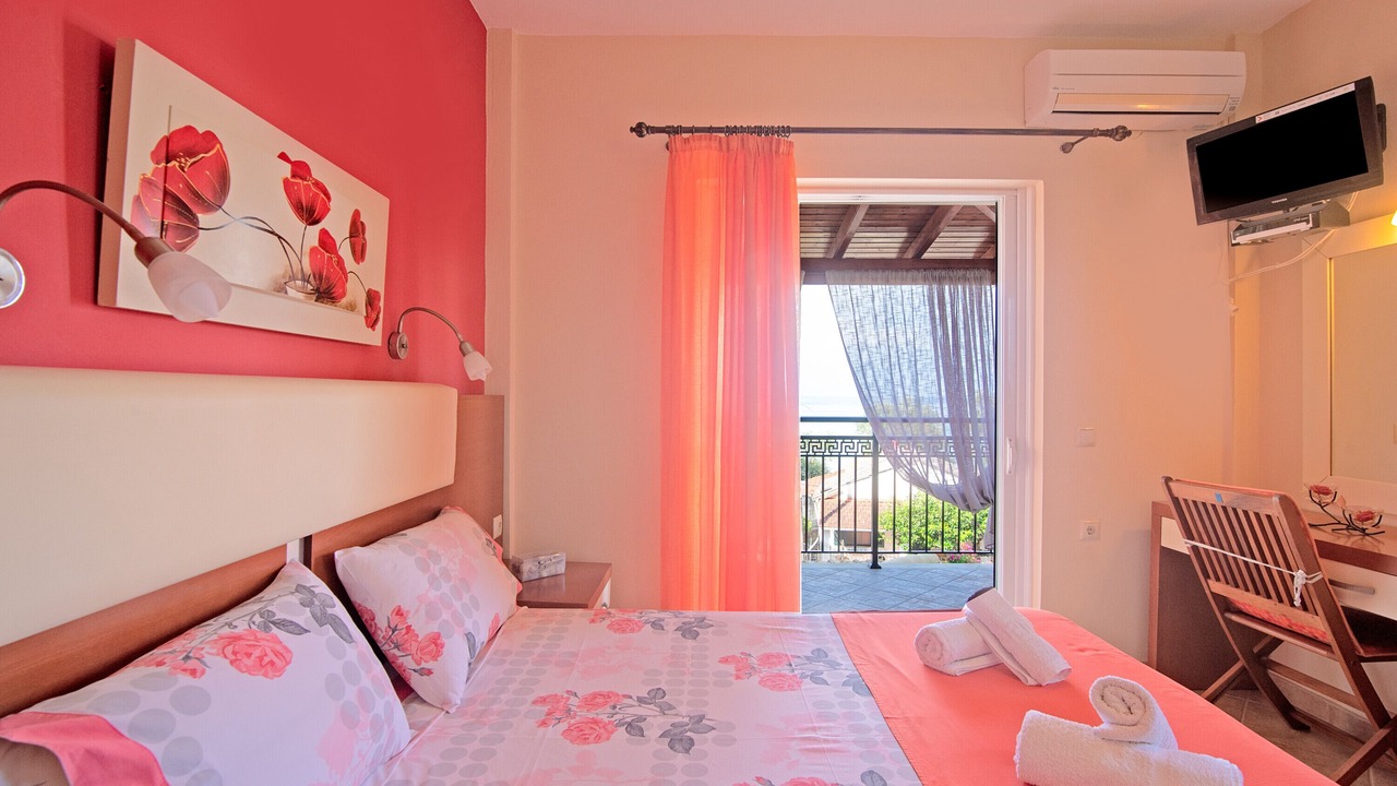 Photo of Bedroom in Messonghi