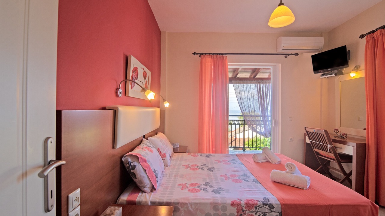 Photo of Bedroom in Messonghi