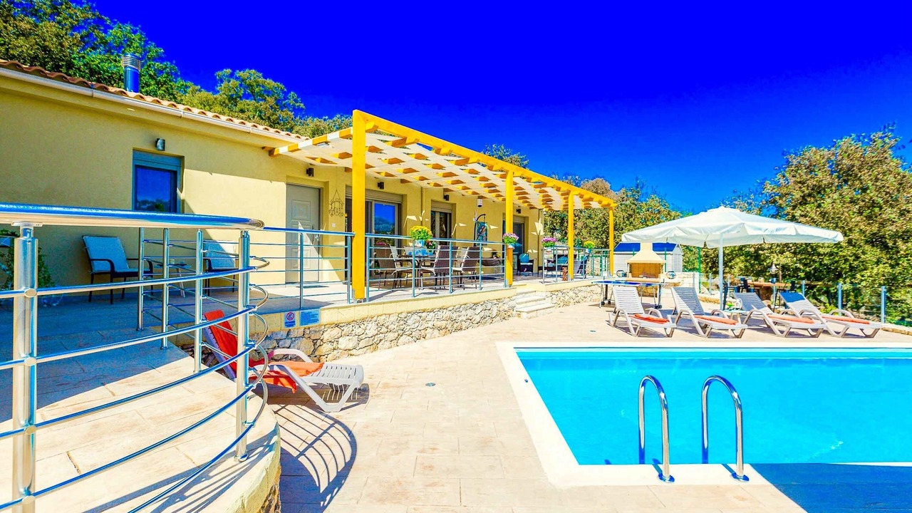 Photo of Outdoor in Monopari