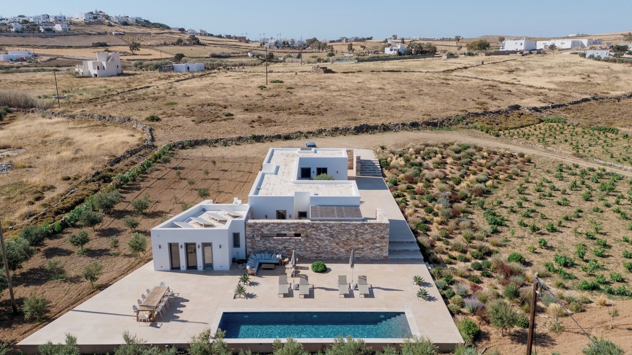 Photo of Outdoor in Piso Livadi