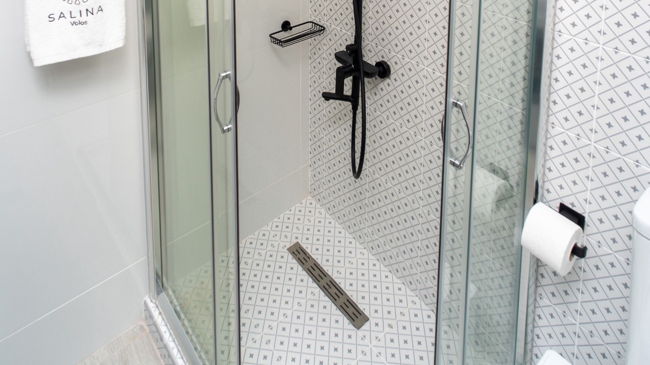 Photo of Bathroom in Volos City Centre