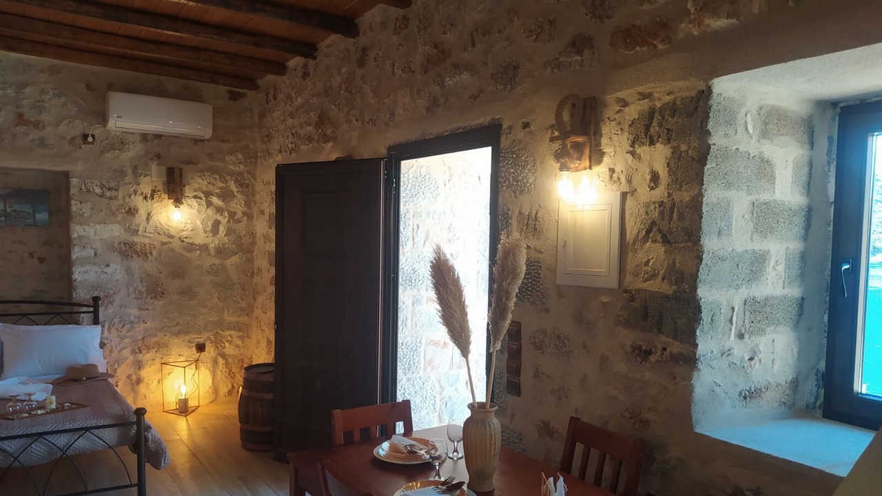 Photo of Others in Omales