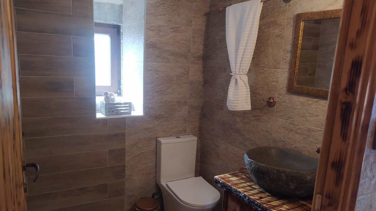 Photo of Bathroom in Omales