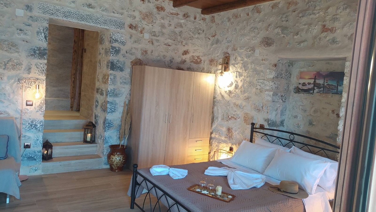 Photo of Bedroom in Omales