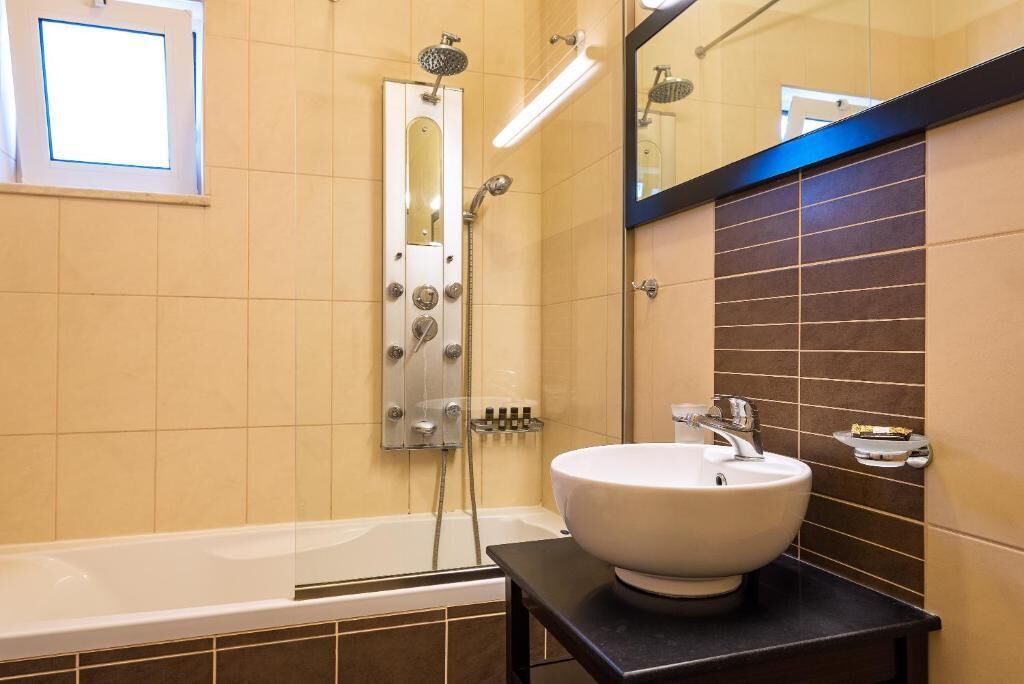 Photo of Bathroom in Nopigia