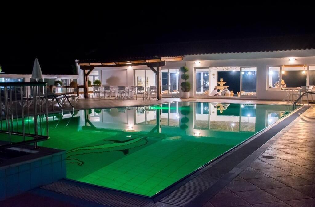 Photo of Outdoor in Aposelemis