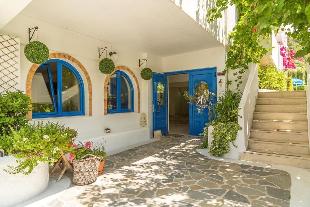 Photo of Outdoor in Ixia