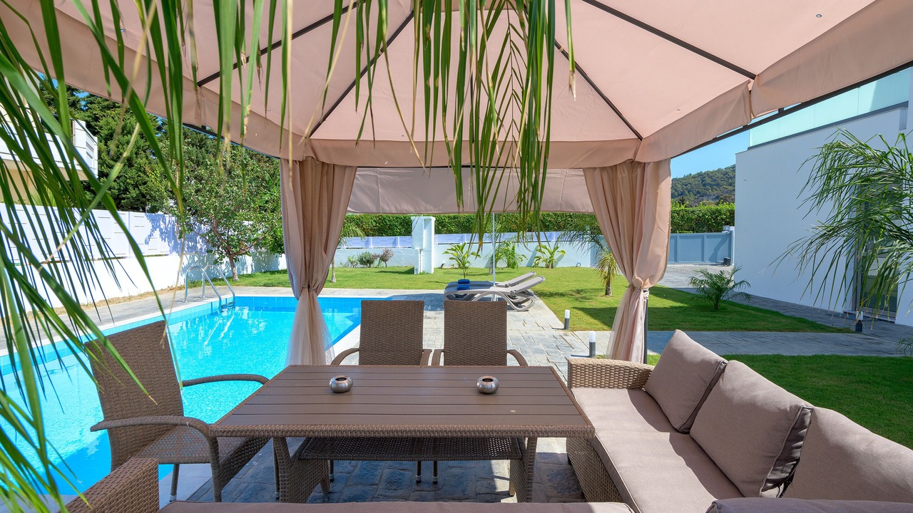 Photo of Outdoor in Ixia