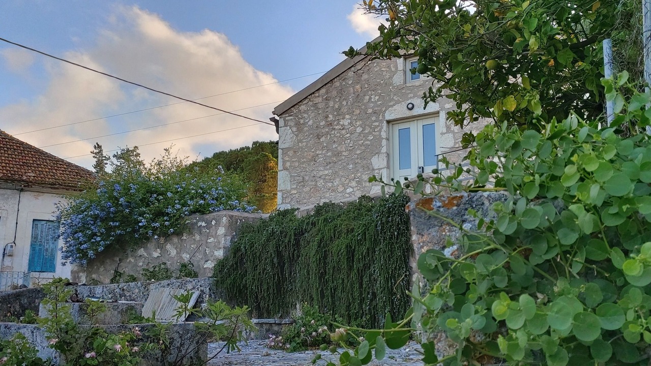 Photo of Outdoor in Tselendata
