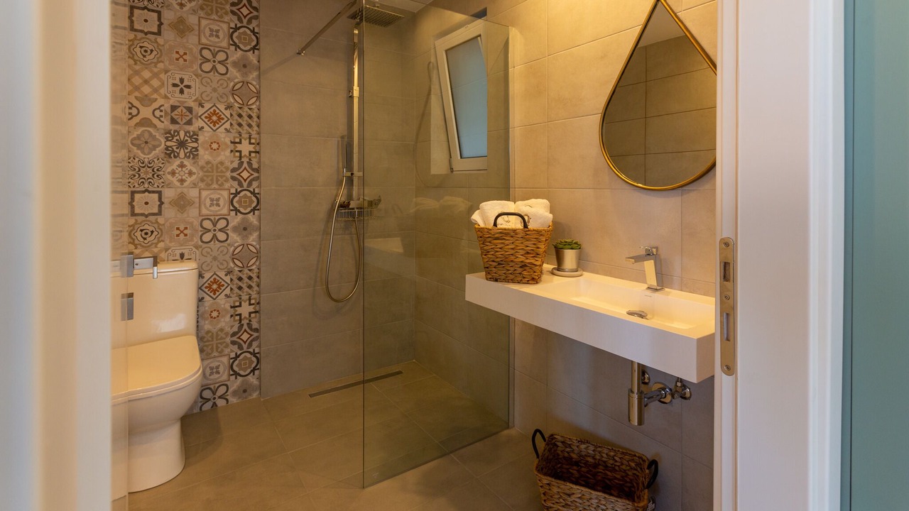 Photo of Bathroom in Psathopirgos