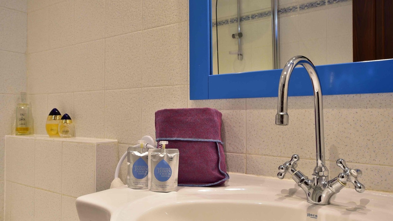 Photo of Bathroom in Gialos
