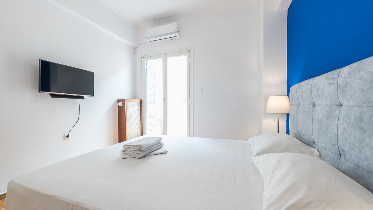 Photo of Bedroom in Platia Viktorias