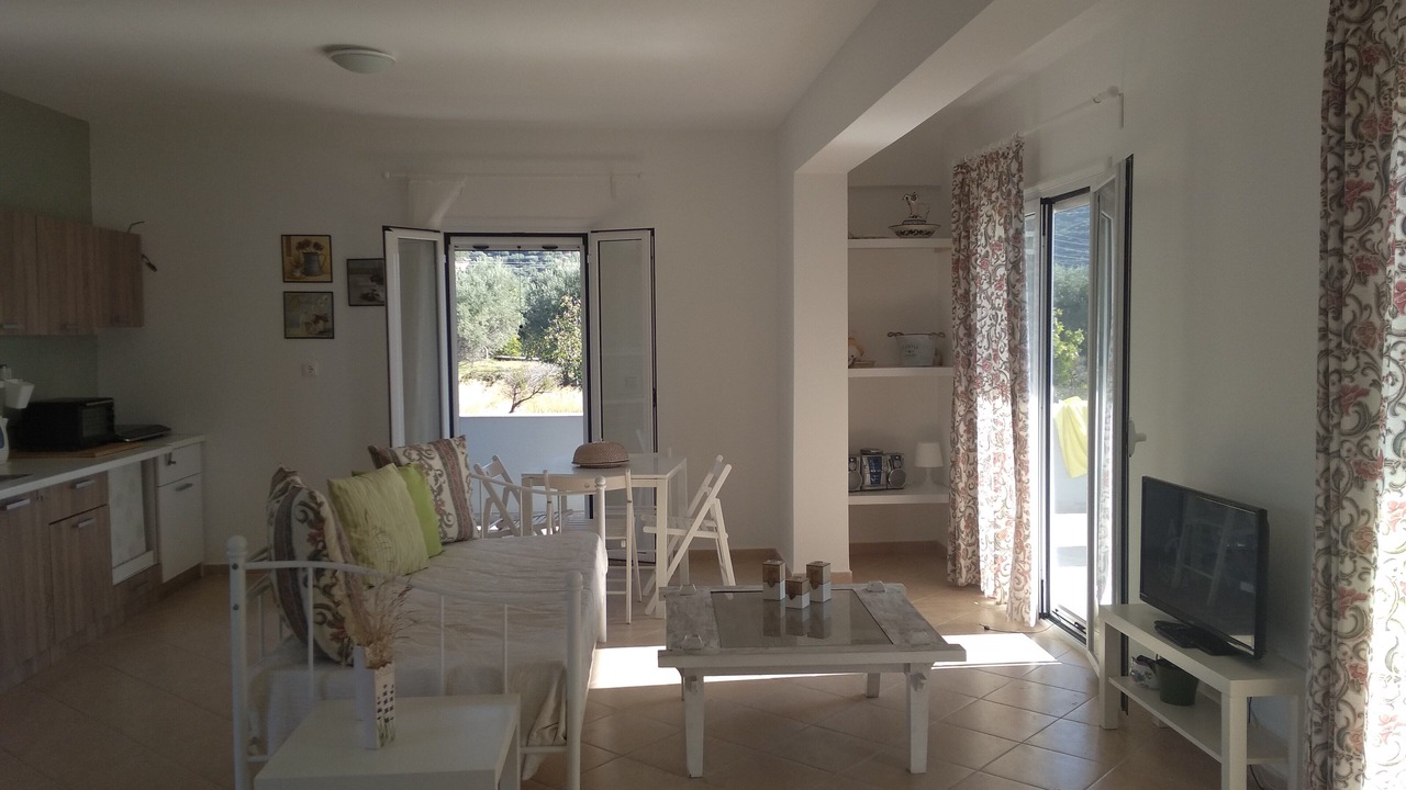 Photo of Livingroom in Marathias