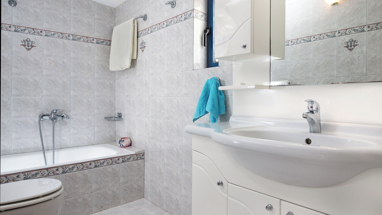 Photo of Bathroom in Agia Marina Mikrolimanou