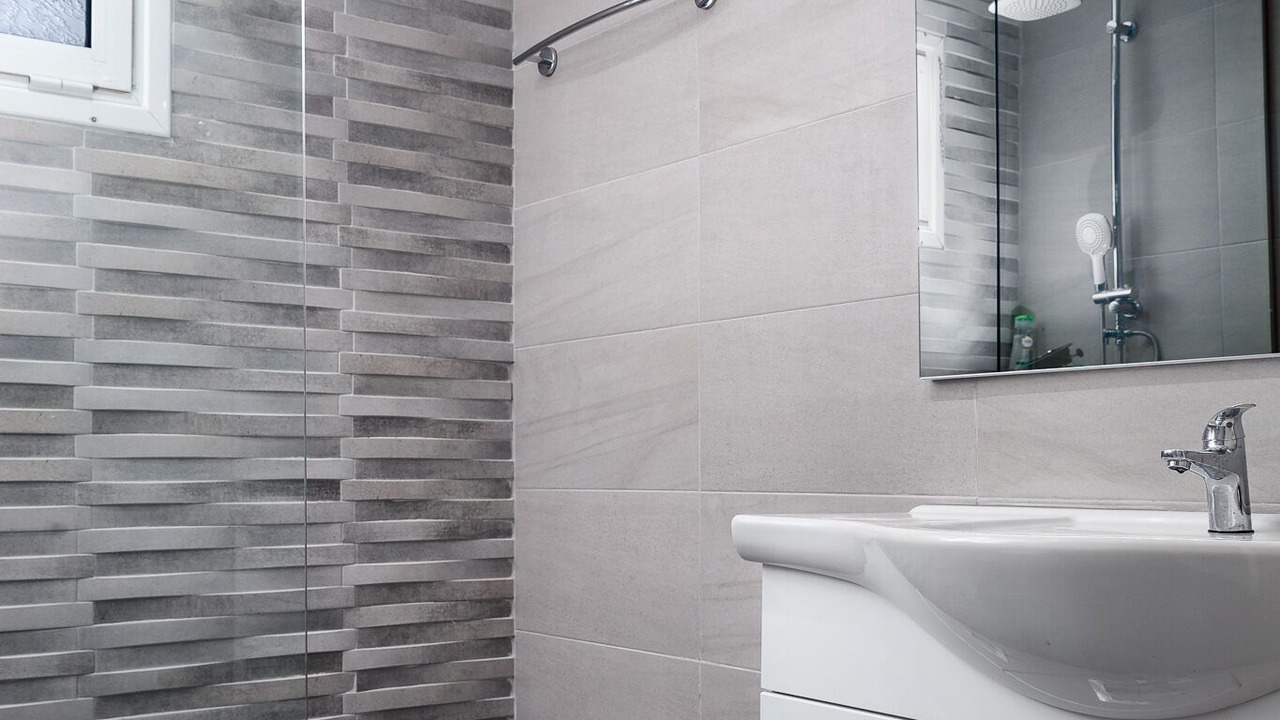Photo of Bathroom in Agia Marina Mikrolimanou