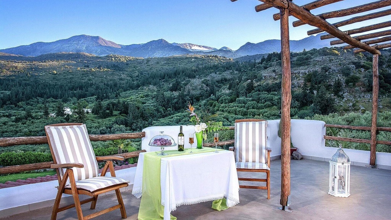 Photo of Patio Balcony in Pemonia