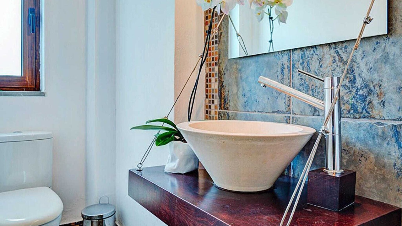 Photo of Bathroom in Pemonia