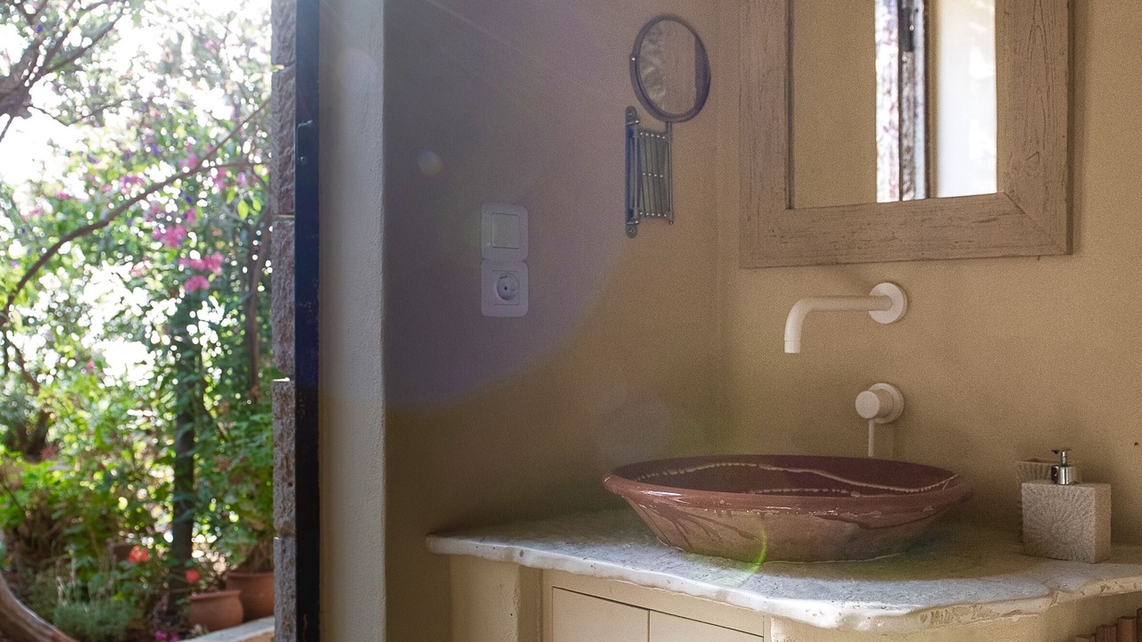 Photo of Bathroom in Lefktro