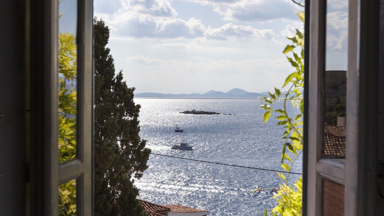 Photo of Others in Hydra