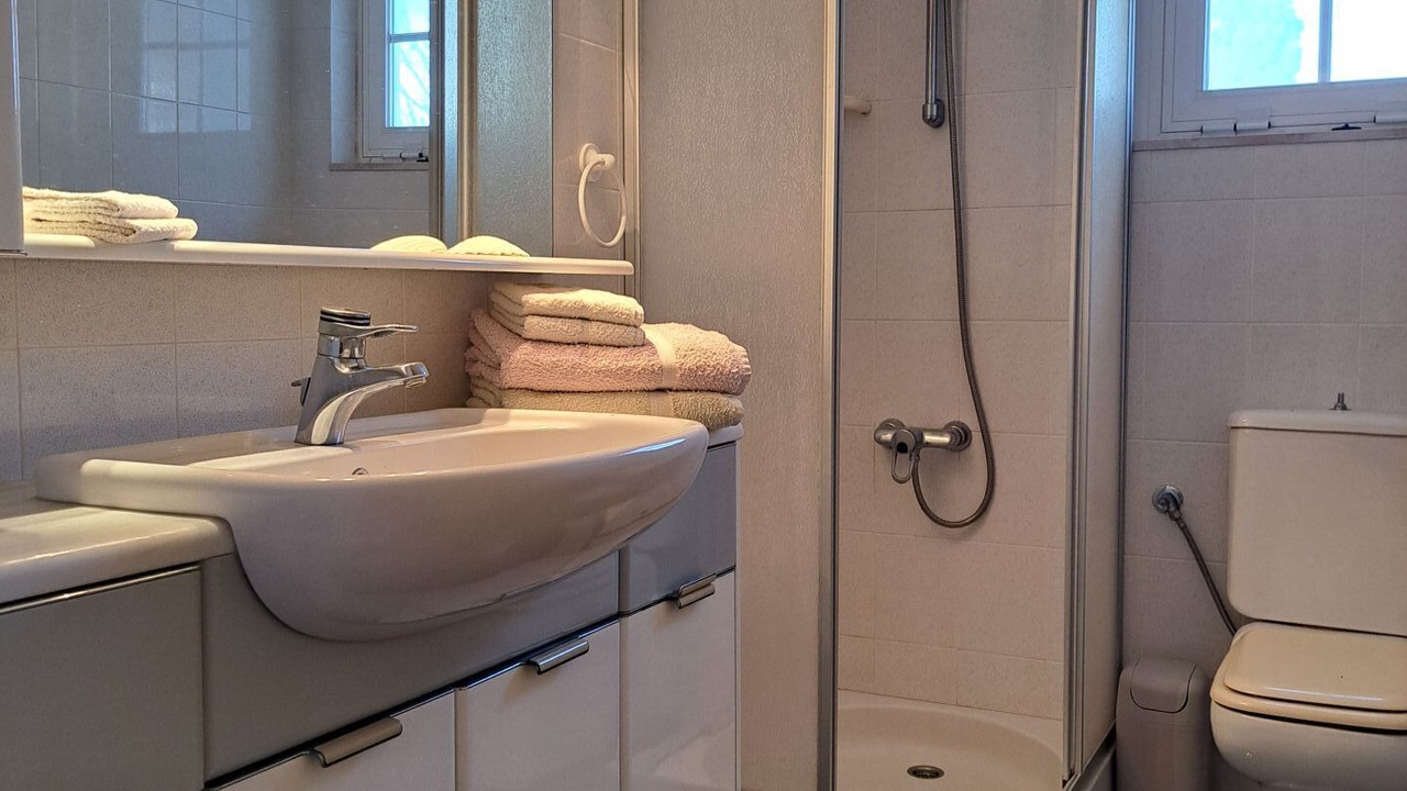 Photo of Bathroom in Alinda