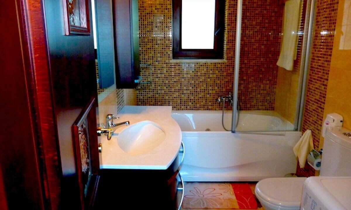 Photo of Bathroom in Katochori