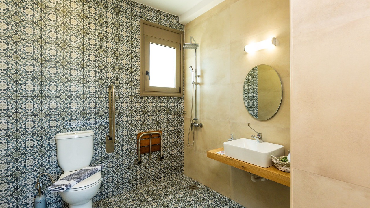 Photo of Bathroom in Lefkogeia