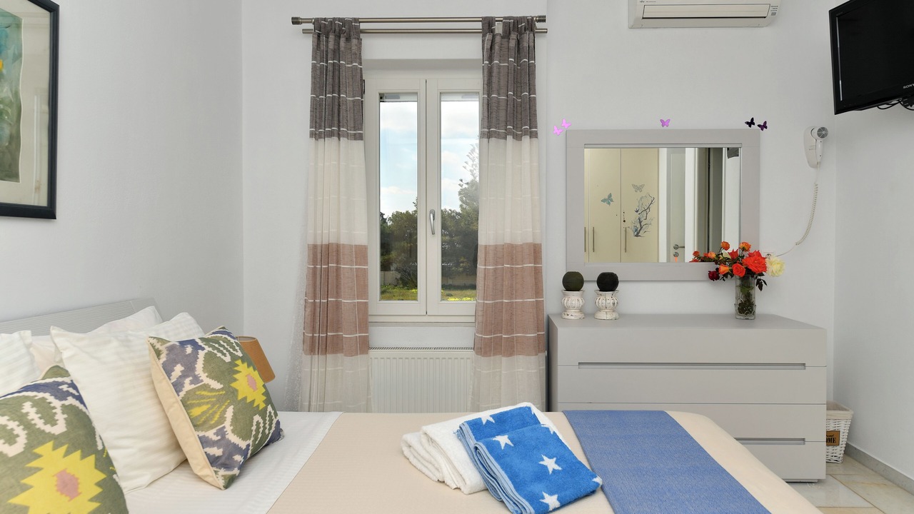 Photo of Bedroom in Aliki