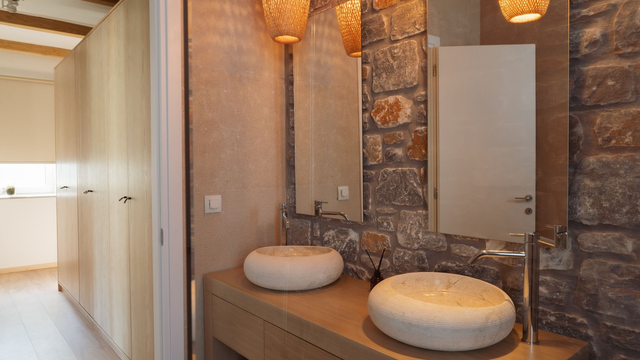 Photo of Bathroom in Neapoli