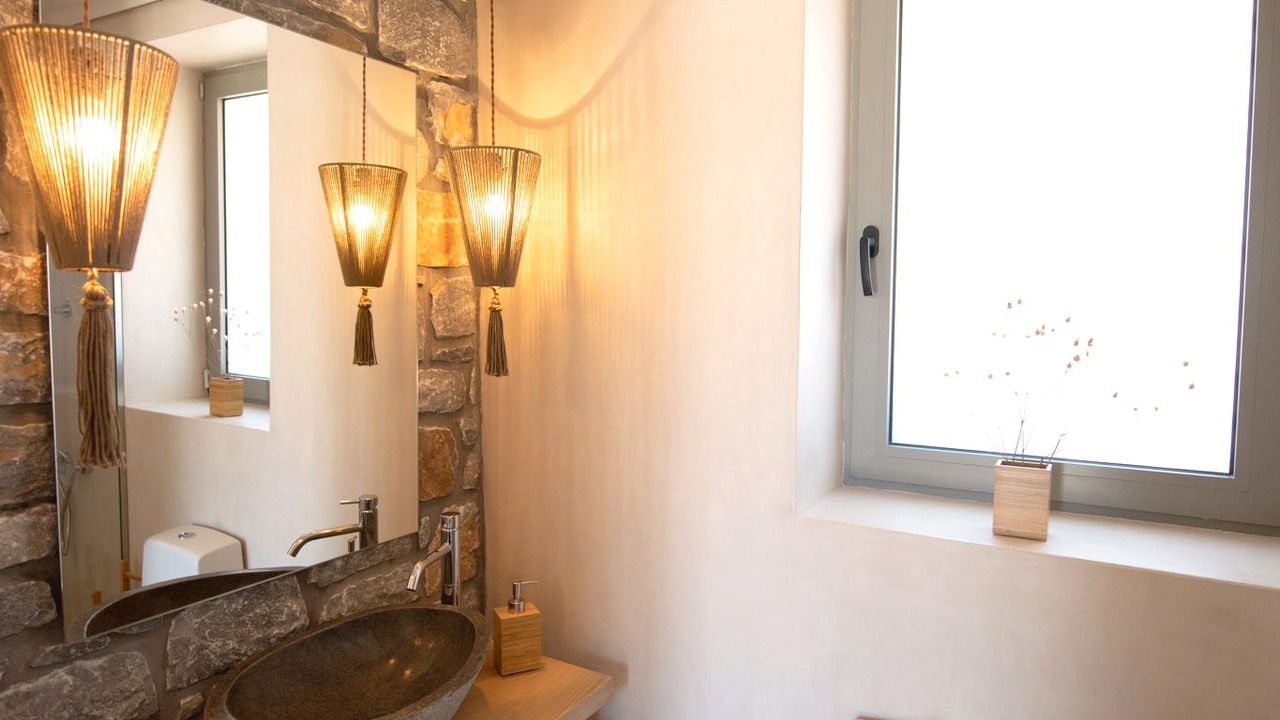 Photo of Bathroom in Neapoli