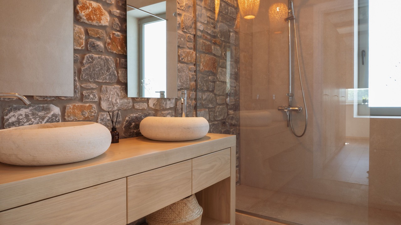 Photo of Bathroom in Neapoli