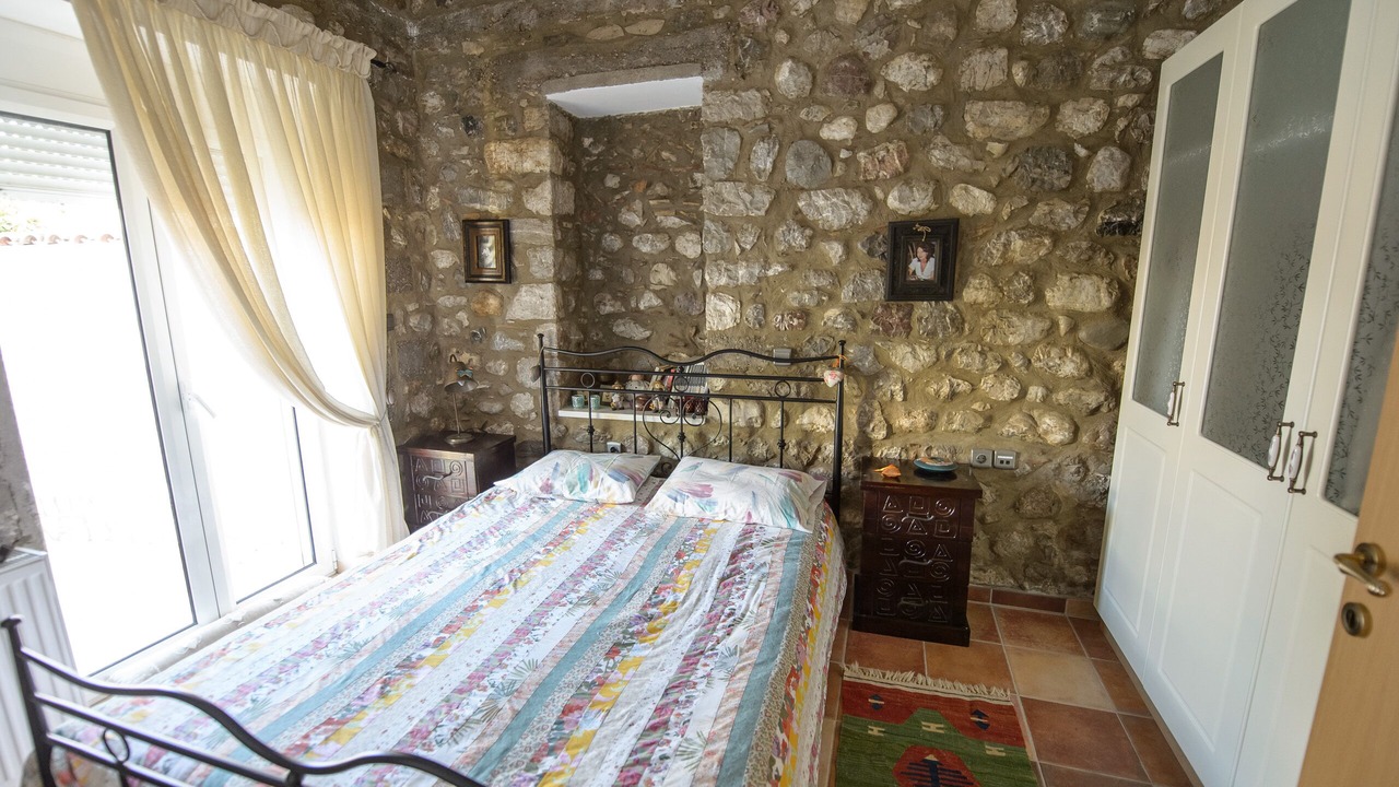 Photo of Bedroom in Longos