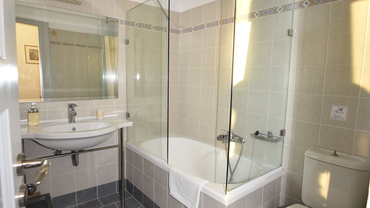 Photo of Bathroom in Mithimna
