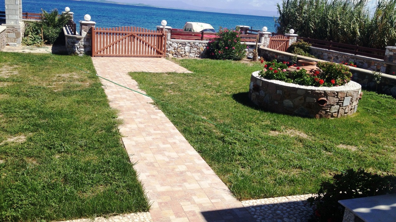 Photo of Outdoor in Skala Neon Kidonion